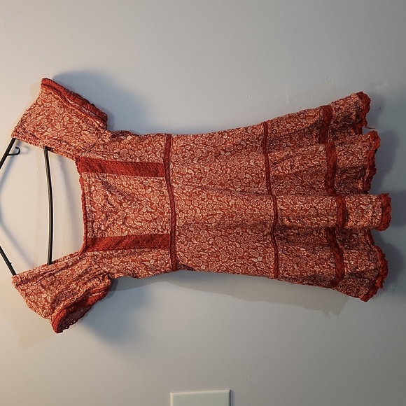 American Eagle Outfitters Dresses & Skirts - American Eagle size XS red floral mini dress lace floral summer 4th Of July